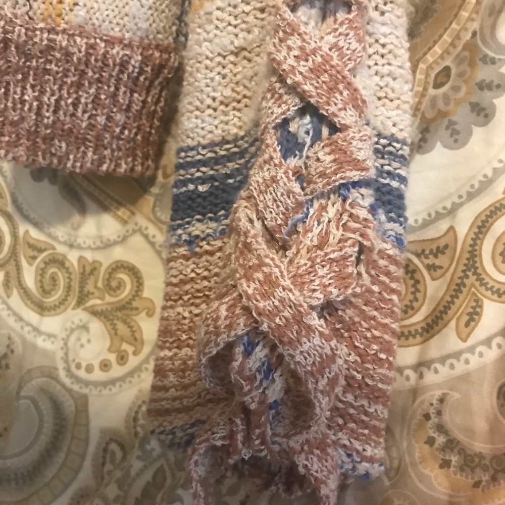 Altar’d State sweater - Picture 4 of 4